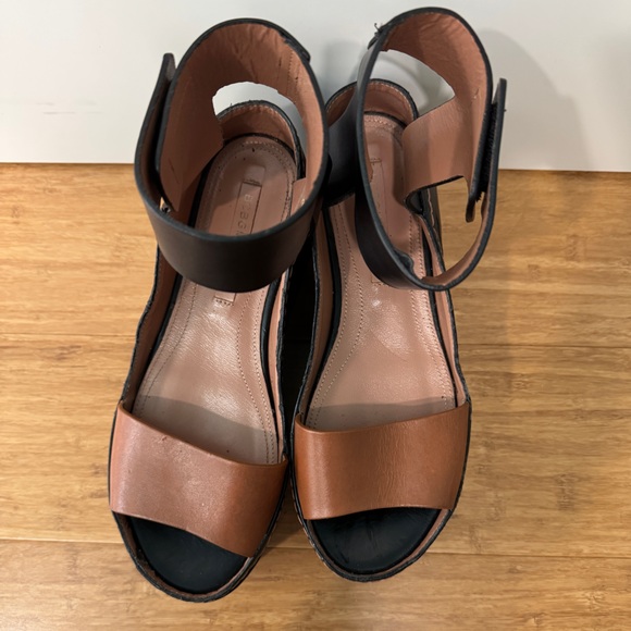 BCBGMAXAZRIA COLOR-BLOCK PLATFORM SANDALS - Picture 4 of 10